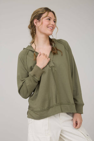 Hooded V-Neck-Olive