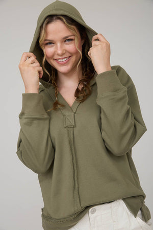 Hooded V-Neck-Olive