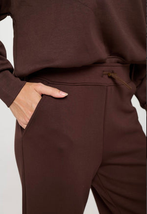 The Perfect Traveler Pant-Chocolate