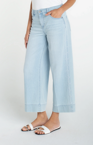 Stride Crop Wide Leg W/ Embroidered Side Seam