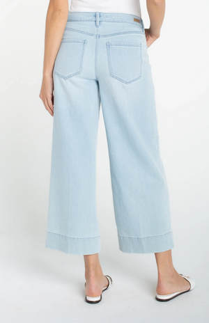 Stride Crop Wide Leg W/ Embroidered Side Seam