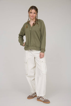 Hooded V-Neck-Olive