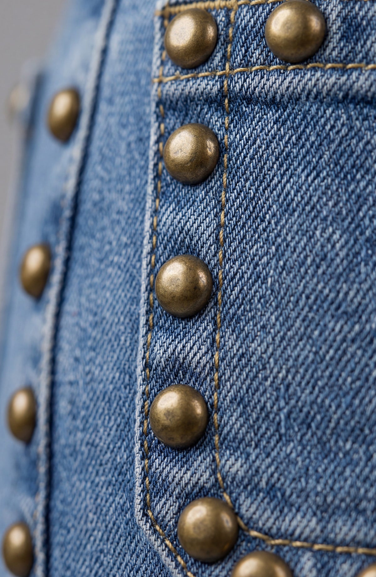 Liverpool Hannah Flare w/ patch pockets & studs